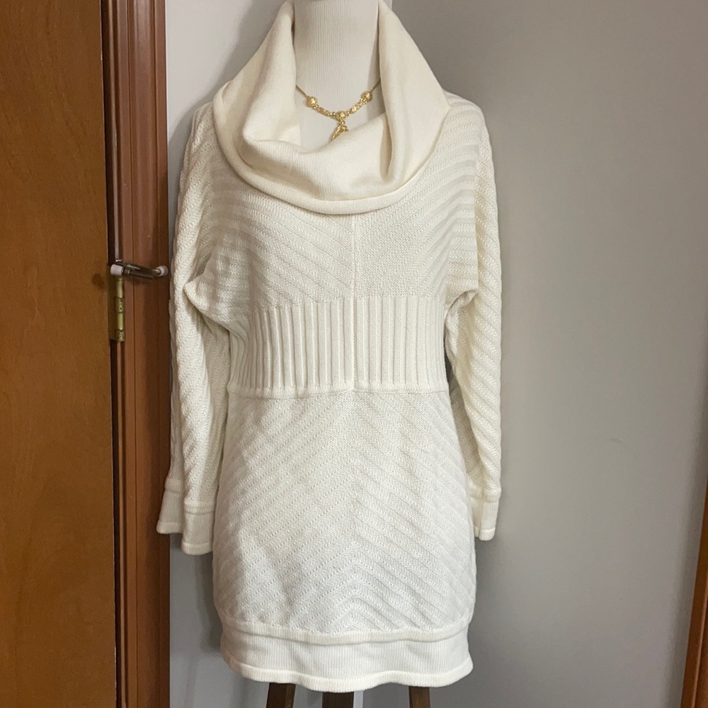 Cupio cream color sweater - Picture 1 of 11
